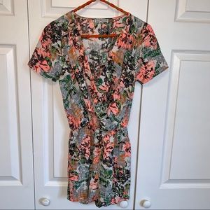 Dainty Hooligan Short Sleeve Romper Small